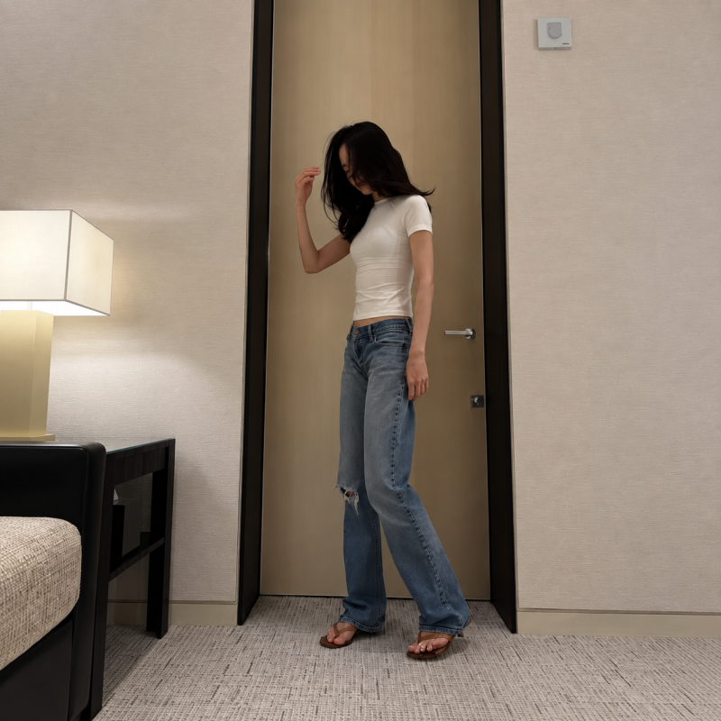 Park Walks & Studio Sessions: Son Na-eun Trades the Stage for Effortless Everyday Style