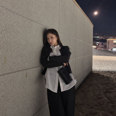 Veteran actress with a career since childhood: how to do elegant night sea mode