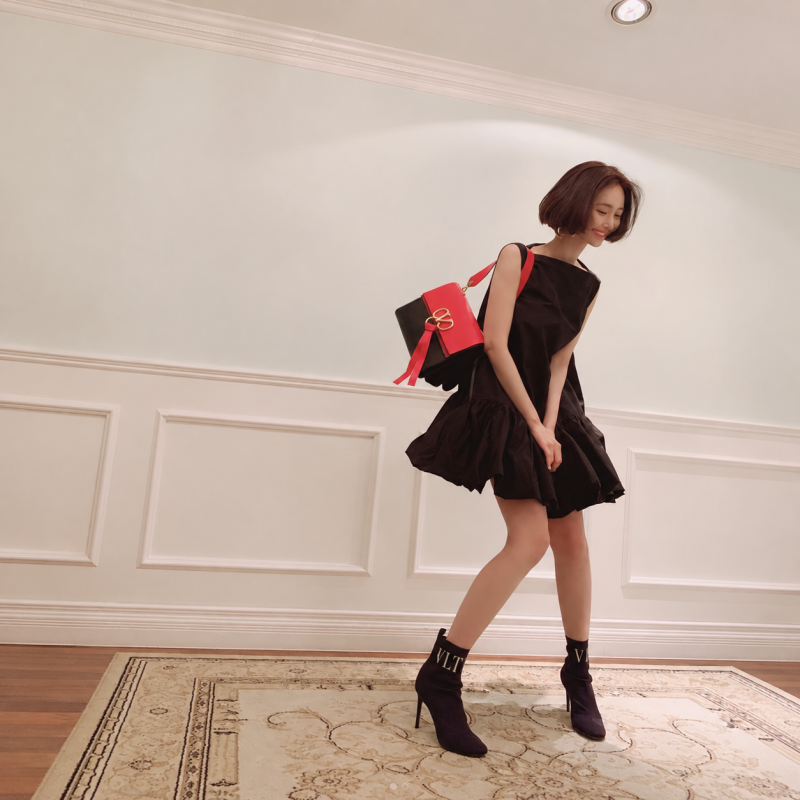 From Model Pageant to Screen Star: Ko Jun-hee's Black Dress to Denim Evolution