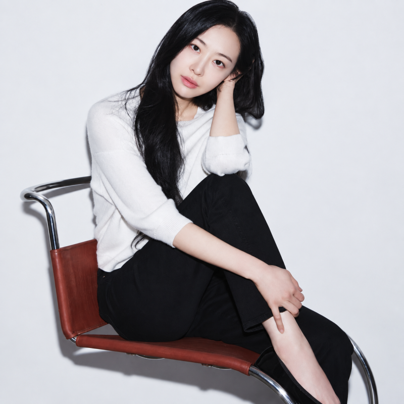 "She used to be the visual member of a group overflowing with healthy beauty..." Her recent look as she now works as an actress