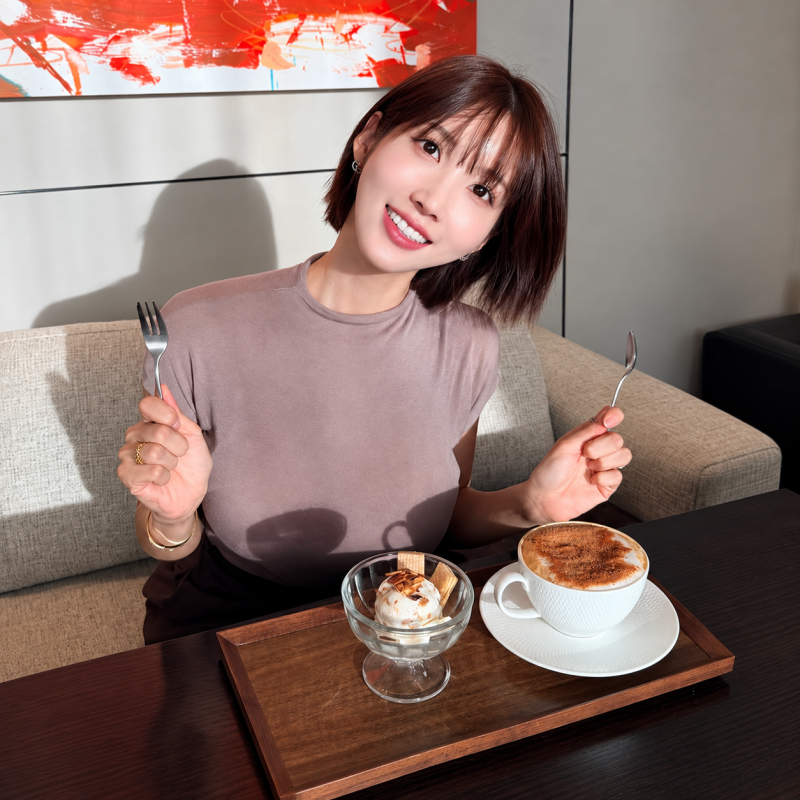 "I heard she was the top student at Seoul National University of Education, earned a master's degree from Seoul National University, and even worked as an elementary school teacher..." The brown daily look of an influencer who is now a fitness YouTuber
