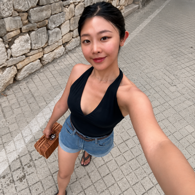 "They say she's the Ewha beauty who used to line up Yonsei guys..." The look of a beauty currently active as an influencer