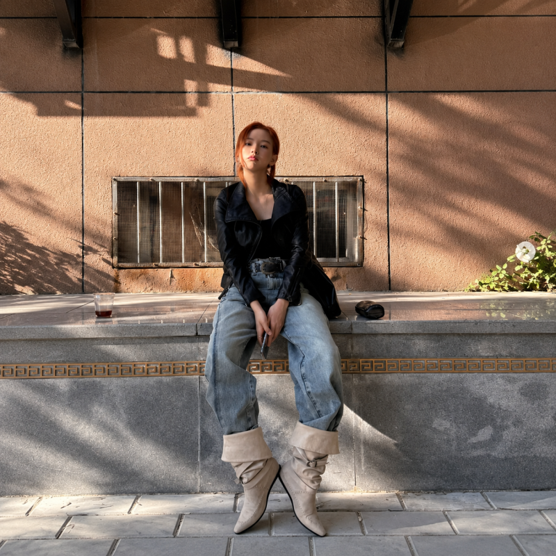 The actress who studied in Harbin, China for two years to get permission to act...” Her innocent white dress look