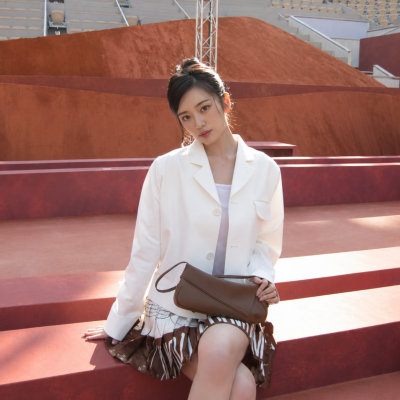 "You can't pull off a 2:8 parting like this..." Her fashion look, perfectly executed