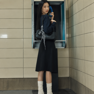 "They say she becomes a cold beauty once the eye smile disappears..." The daily look of an idol who was a middle school student at the time of her debut.