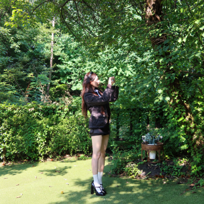 "For a moment, I saw Anna... but she's prettier than Anna..." The daily look of an idol who released their first solo album four years after debut.