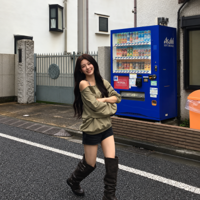 "For a moment, I saw Anna... but she's prettier than Anna..." The daily look of an idol who released their first solo album four years after debut.
