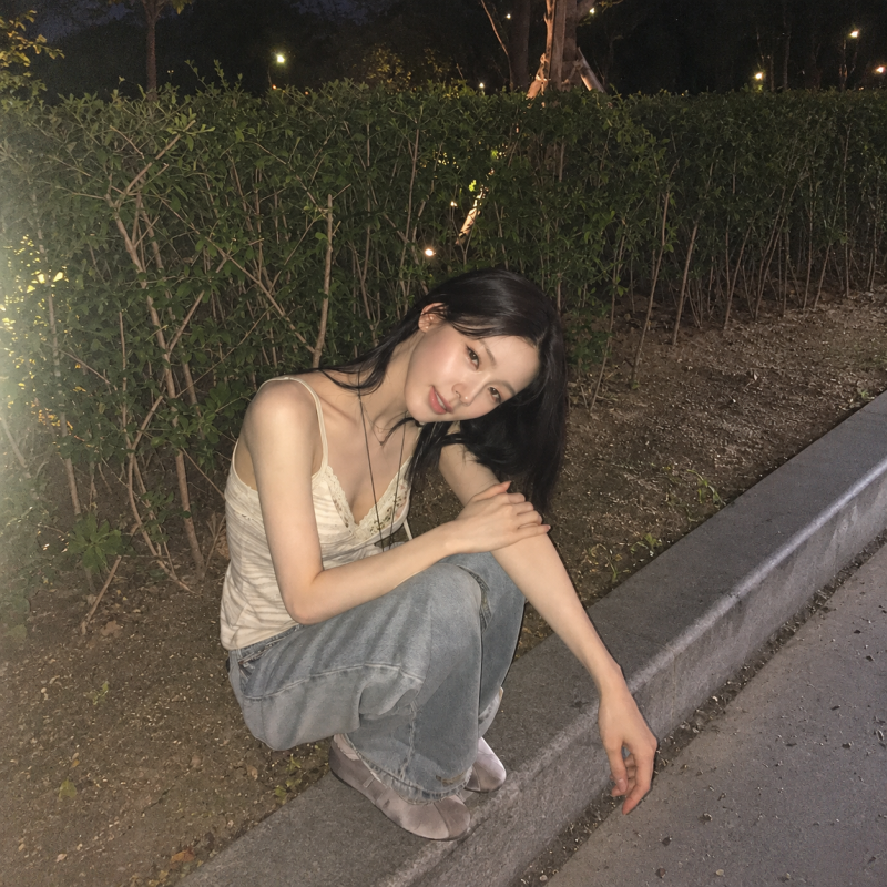 "For a moment, I saw Anna... but she's prettier than Anna..." The daily look of an idol who released their first solo album four years after debut.