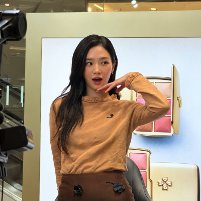 "They boasted the number one beauty at Yonsei University..." The daily look of an actor who studied Clothing and Environmental Design at Yonsei and was cast on the cover of a university magazine.
