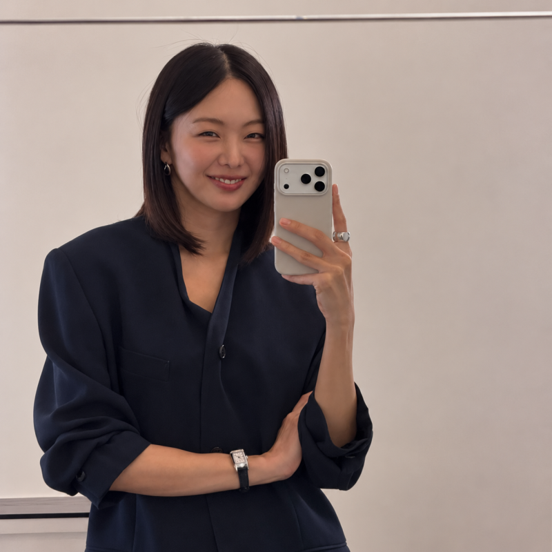 "They say she is a beautiful actress whose very name shines..." The daily look of the actress who won both the Best New Actress and Best New Variety Show Awards.