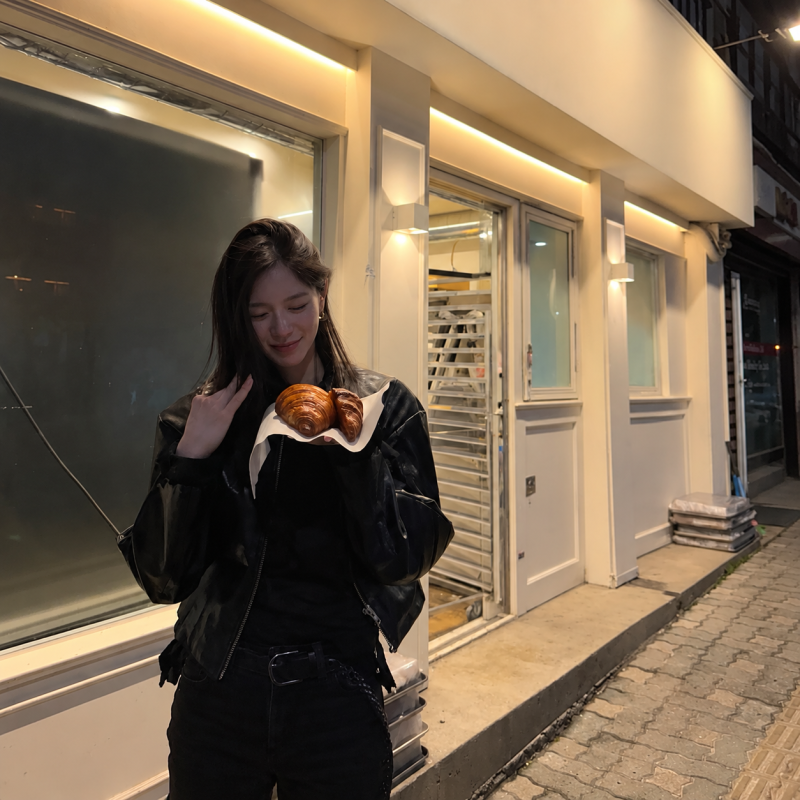 "They say Go Yoon-jung was the queen of atmosphere even before her debut..." The dress looks of the actress who appeared from 'Siren' to 'Miss Trot 4'