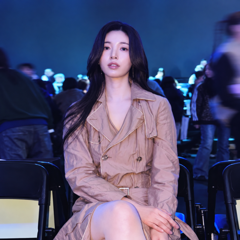 "She has the face of Suzy but the body of a lumberjack..." The daily look of the original 'honey thighs' model and actress.