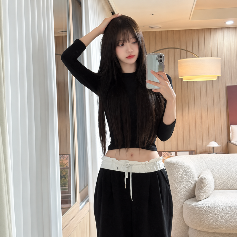 "They say her looks are on the level of Go Yoon-jung and her figure is on the level of Karina..." The daily look of the Go Yoon-jung of the influencer world.