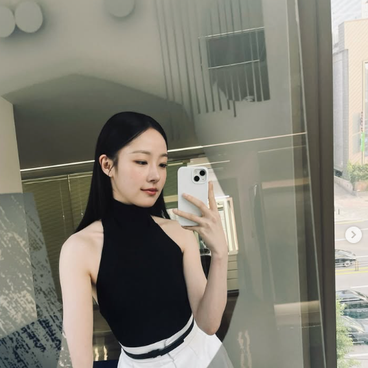 "They say she's 170cm tall and rumored to be prettier than Go Yoon-jung..." The daily look of the actress who won the Baeksang Best New Actress Award.
