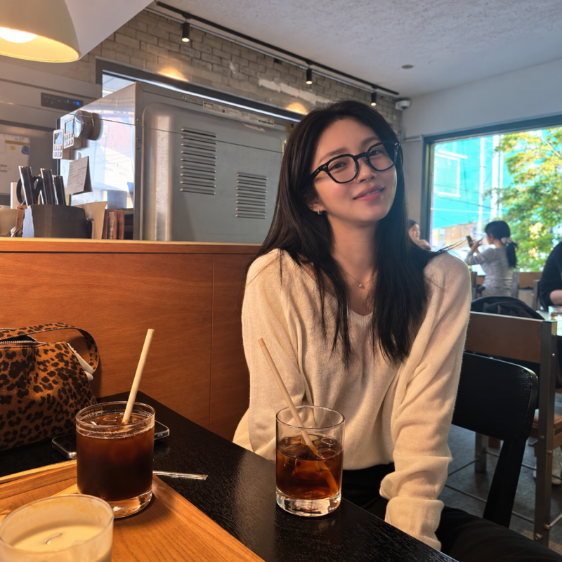 "They say she ranks in the top 3 actors with the most healthy beauty..." From the fitting model-turned-actress's olive tank top look to her black tulle skirt look