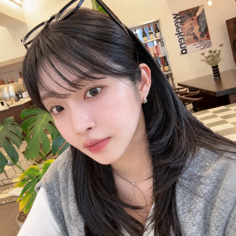 "They say she ranks in the top 3 actors with the most healthy beauty..." From the fitting model-turned-actress's olive tank top look to her black tulle skirt look